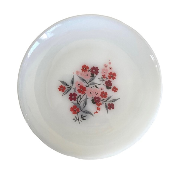 VINTAGE Fire King Milk Glass 4 Lunch Plates #24  7.5” Primrose Red Pink MCM 50s - Picture 3 of 7